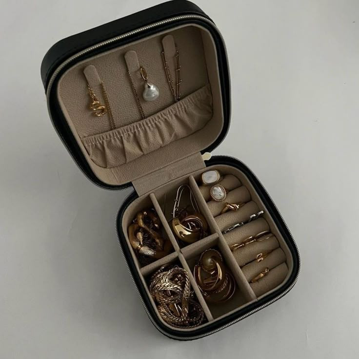 Golden Bloom Gift Case