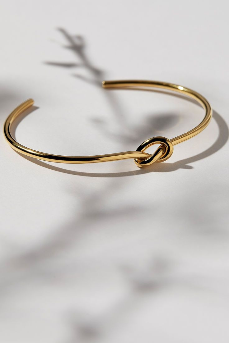 Eva NYC Kweeen Silver Hair and Body Glitter Spray - Our Original Ultra Shimmery Glitter, New Look - Adds Shine + Non-Sticky - Quick Drying Sparkle Spray - Warm Vanilla Scent - 4.9 oz