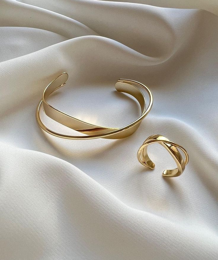 e.l.f. SKIN Bronzing Drops, Liquid Bronzer For Face & Skin, Creates A Sun-Kissed Glow, Infused With Vitamin E, Vegan & Cruelty-Free, Pure Gold